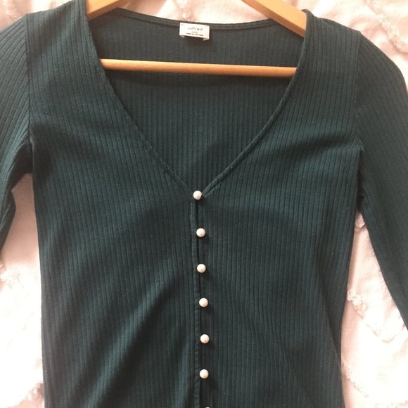 Long sleeve Pearl Cardigan Aritzia (FOREST GREEN) - Picture 5 of 6